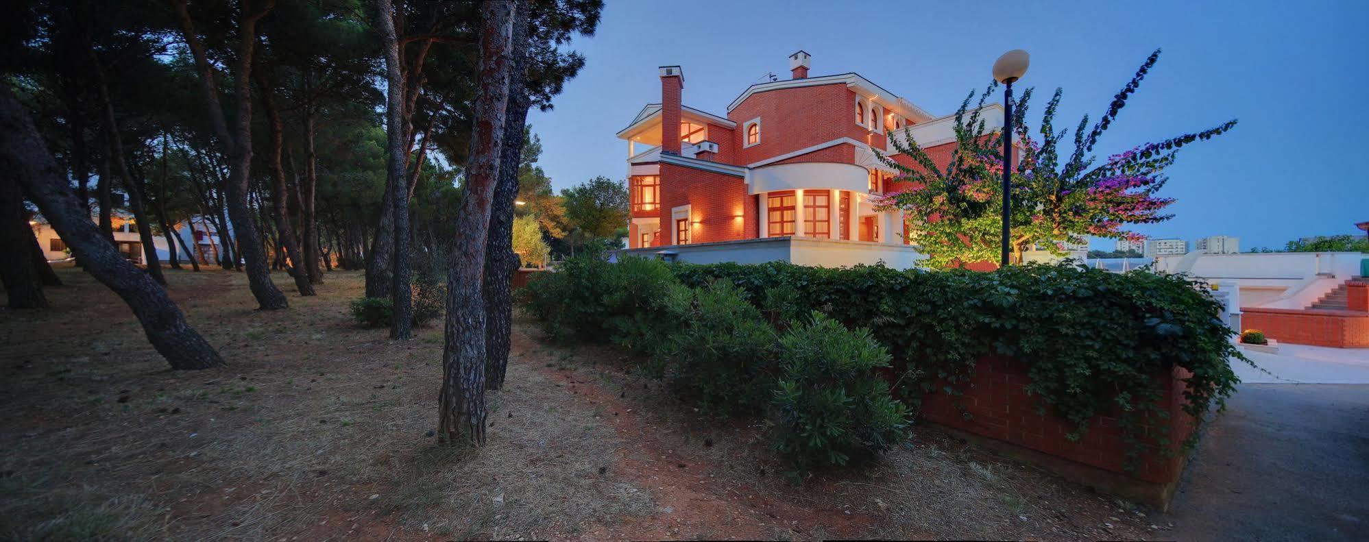 Luxury Boutique Vulin Pula