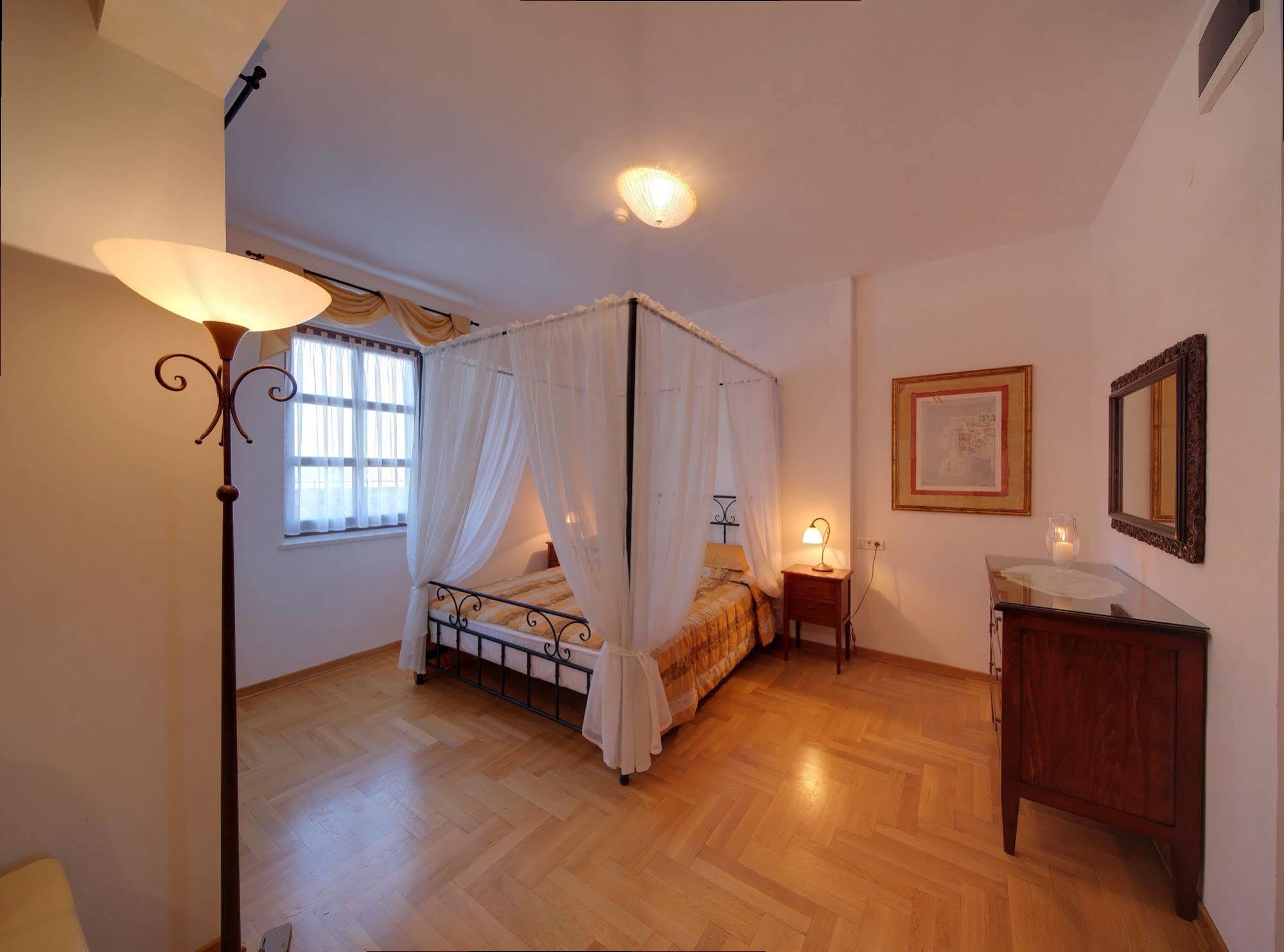 Luxury Boutique Vulin Pula