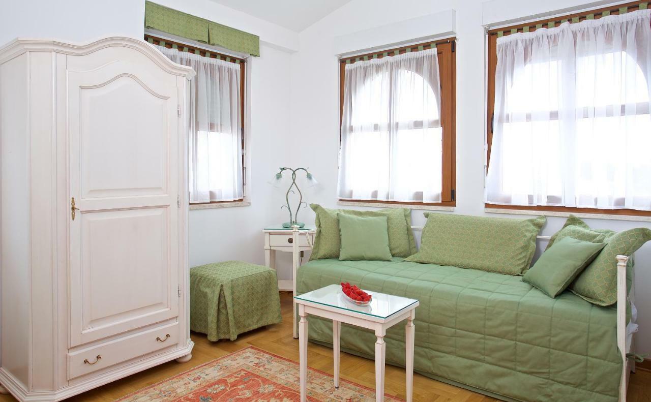 Luxury Boutique Vulin Pula